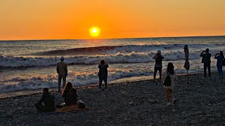 картинка: ✅️🌴5 ОКТЯБРЯ В СИРИУСЕ:+21 ТЕПЛА, ОТ УЛ.НАБЕРЕЖНОЙ К МОРЮ. ПЛЯЖ СОЧИФОРНИЯ, КРАСИВУЩИЙ ШТОРМ НА МОРЕ