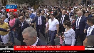 "Selfie hour" in Republic Square
