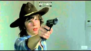 The Walking Dead 6X08 Carl Pulls His Gun On Ron