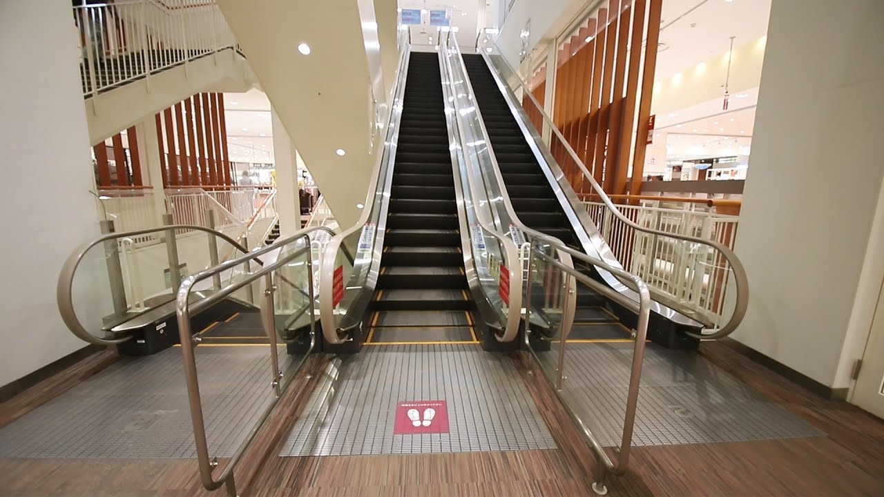 【三菱製】イオンモール札幌発寒店　昇りエスカレーター