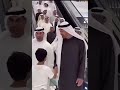 السمو الشيخ محمد بن زايد برفقة حمدان بن محمد يطلب من طفل التصوير معه مدرسة تدرس من التواضع 