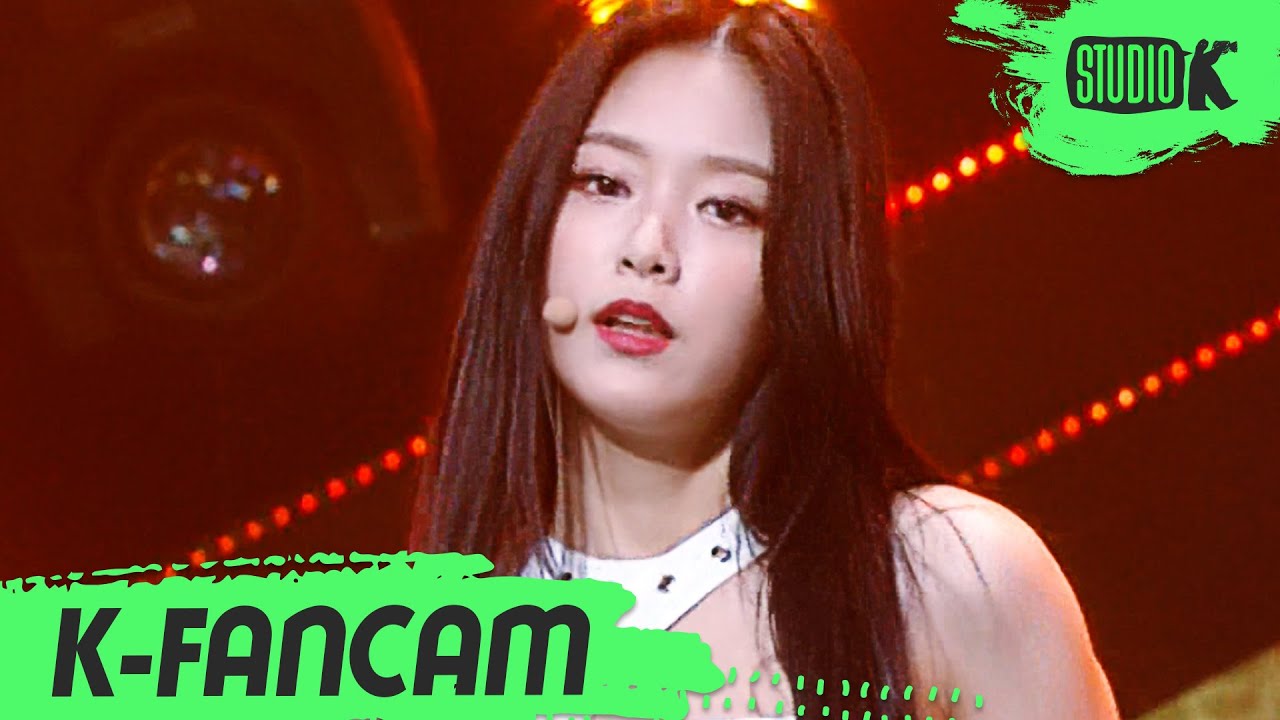 [K-Fancam] 이달의 소녀 현진 직캠 'PTT (Paint the town)' (LOONA HYUNJIN Fancam) l @MusicBank 210709