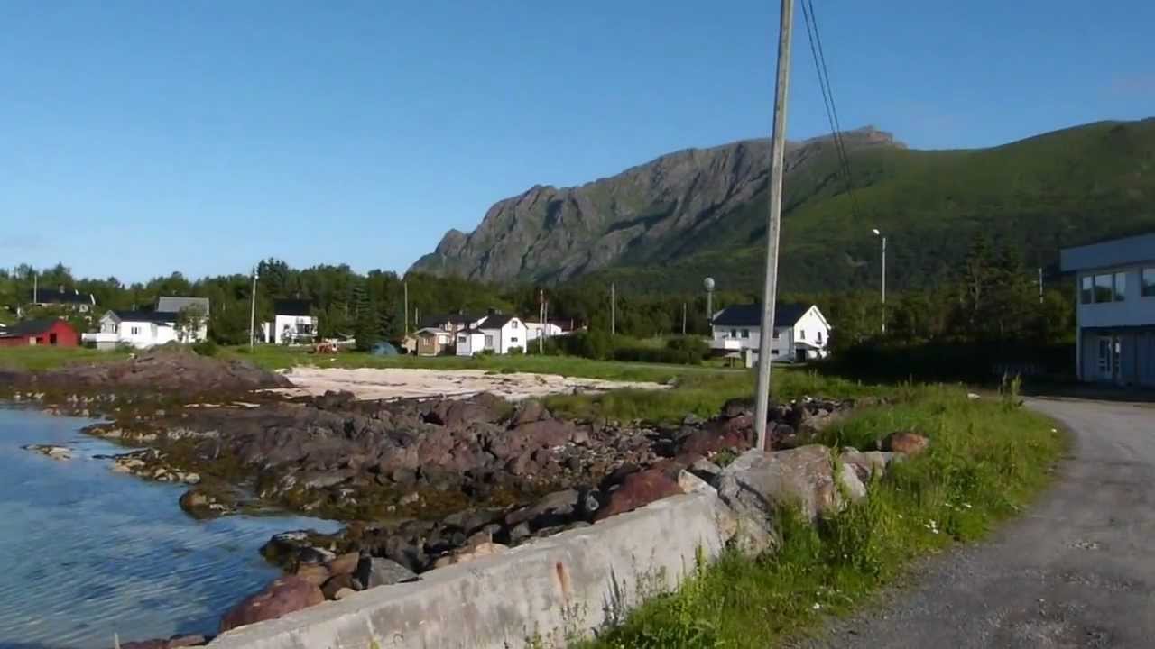 Quai de Tunnstad sur l'île d'Øksnes aux Vesterålen en Norvège