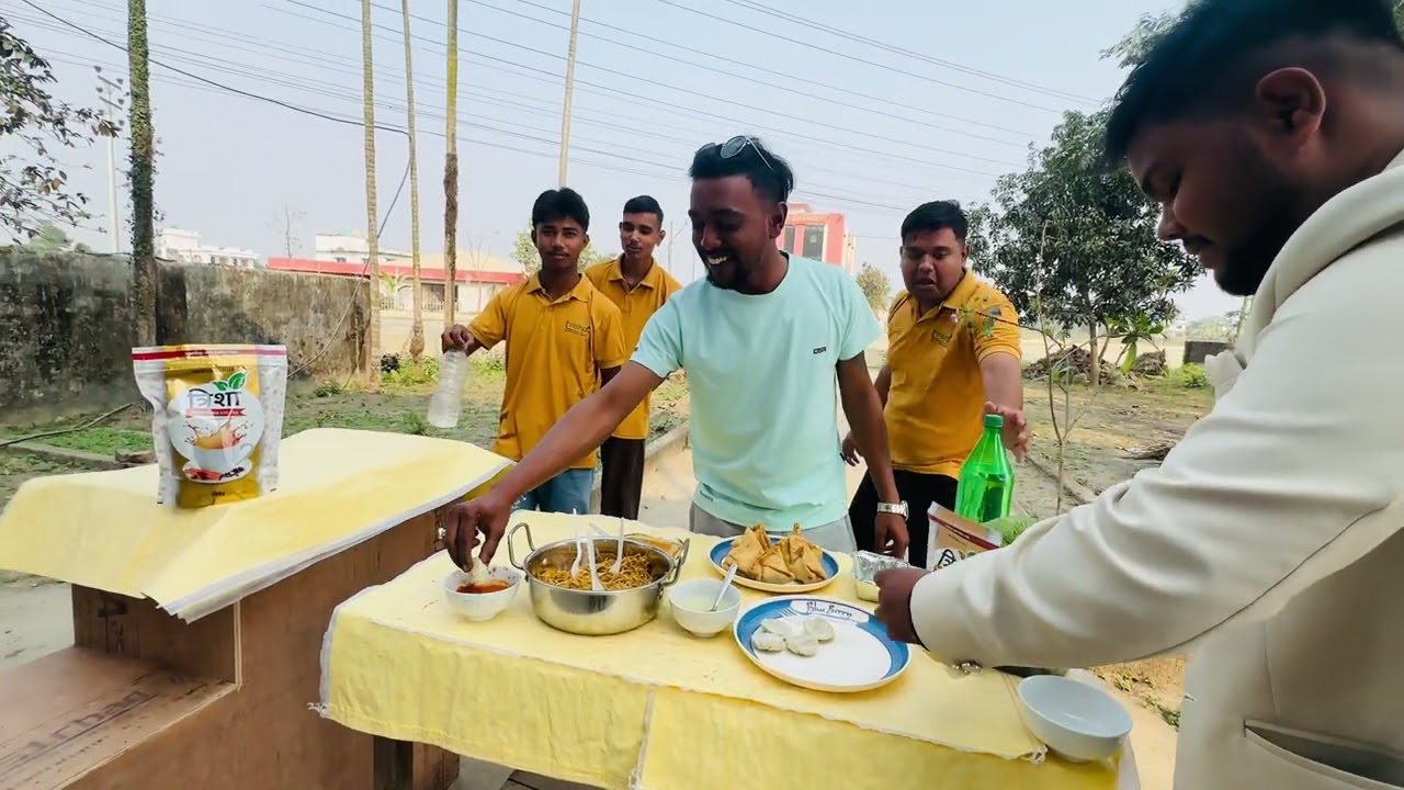 Flip ta bottle and get food 😊