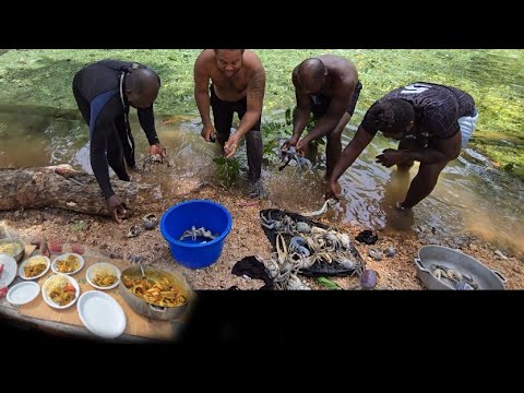 Hunt for fish turn out hunting crabs cook with rice 