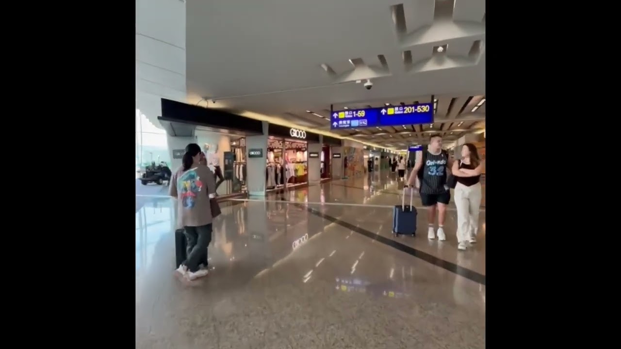 Hong Kong International Airport Walking Tour | 香港國際機場 步行導覽