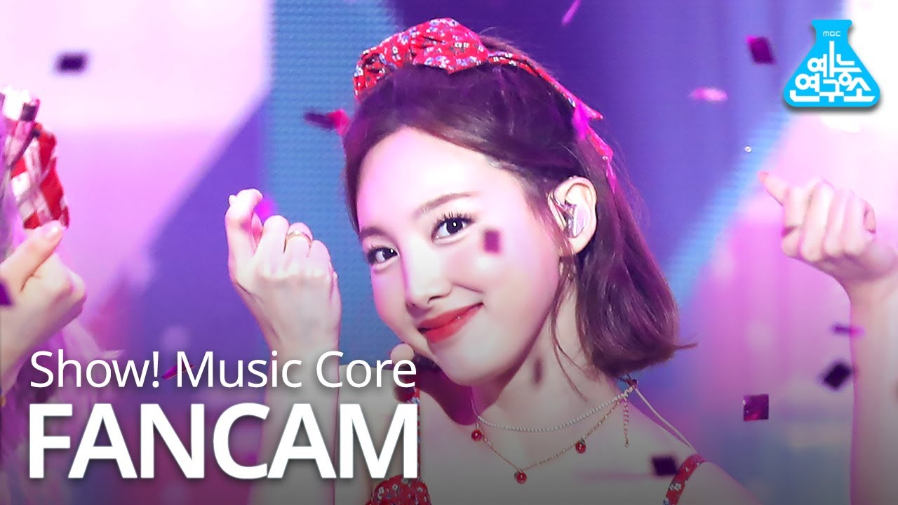 ナヨン「MORE & MORE」公式Fancamのサムネイル