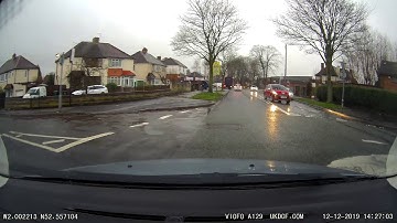 Mini roundabout crash L4PBB