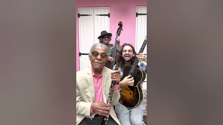 89 Year Old Charlie Gabriel Still Singing! Have a ...