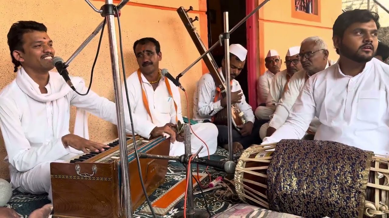 आवडे हे रुप खुप सुंदर अभंग नक्की ऐका .