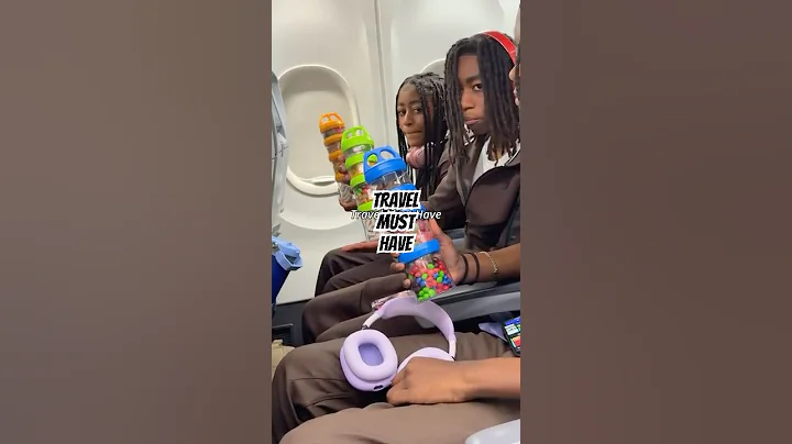 We never take a flight without these snack containers 🥰✈️