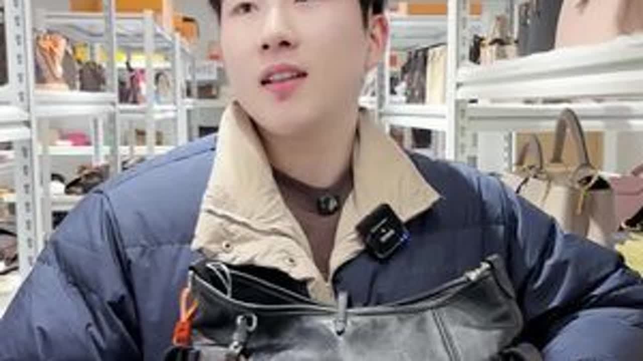 什么神仙公司啊？年会花50万预算送大牌包#包包 #大牌包包 #奢侈品包包 #二手奢侈品 #二奢