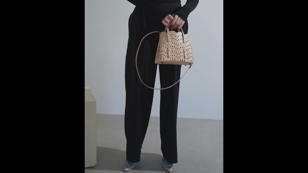 Alaïa | Mina 20 vienne vague beige leather tote bag | Savannahs Alaïa | Mina 20 vienne vague beige leather tote bag | Savannahs