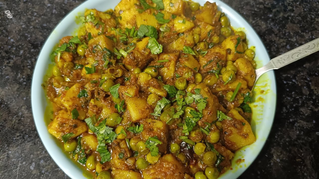 Tasty Aalu matar ki sukhi sabji Bina lahsun pyaj ki 😍#recipe #food #viralvideo  