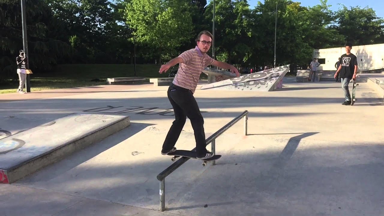 Hugo Hugo Mira Mira eye contact skateboard