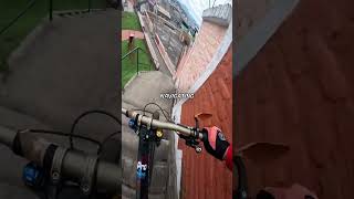 This is urban downhill MTB 😲