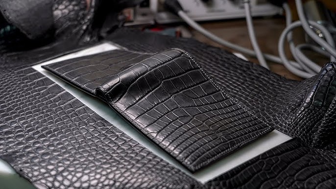 Himalayan Crocodile Leather Bifold (Build Video and Free Pattern