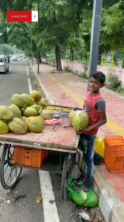PENJUAL KELAPA VRINDAVAN😄‼️#shorts #video #streetfood #vrindavan #food #youtubeshorts #viral #tiktok