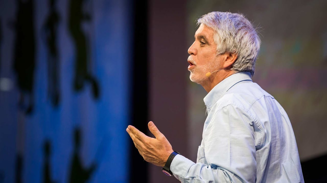 Enrique Peñalosa: Why buses represent democracy in action