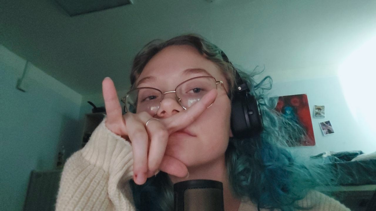 асмр, пишу на бумаге, таппинг итд