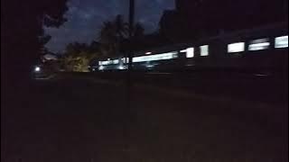 KA 107 SUYK/senja utama Jogja relasi Yogyakarta-pasarsenen loko:cc2039511 MN