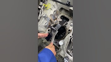 MTU16V4000 Cylinder Liner Removal #cylinder #mtu #marineengineer #marineengineering #seaman #sailor