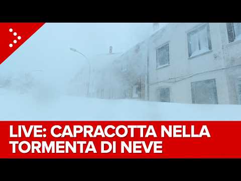 Video LIVE Allerta meteo in Abruzzo e Molise. La nevicata su Capracotta si fa eccezionale: diretta video