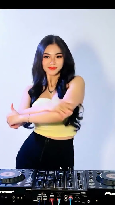 dj beauty with benang biru