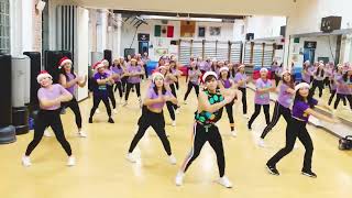 Feliz Navidad x Give Love on Christmas Day x Last Christmas ( Christmas Dance Medley ) - Zumba Dance