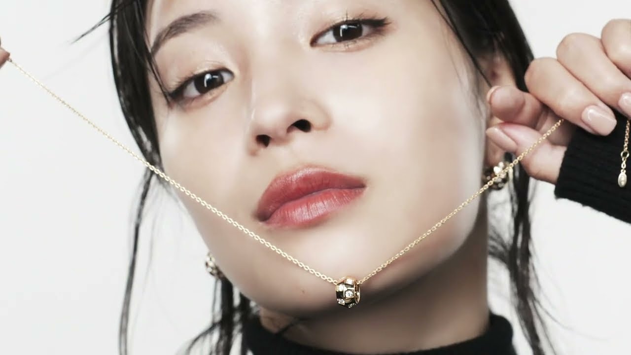 広瀬すず、「ルイ・ヴィトン」のアイデンティティをまとう｜ ELLE 