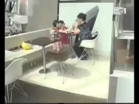 უნივერსიტეტის პროფესორები სტუდენტების დასახმარებლად