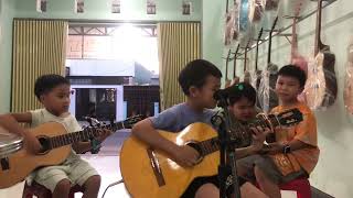 TẾT ĐONG ĐẦY- cover Guitar nhí