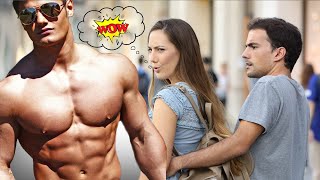 Quand les bodybuilders sortent torse nu en public 🤯 vidéo de motivation