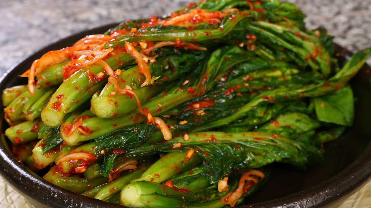 ⁣Kimchi made with mustard greens (gat-kimchi:갓김치)