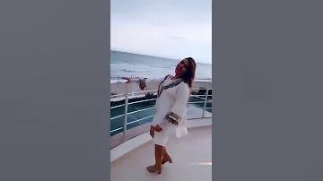 يسرى المناعي المثيرة 