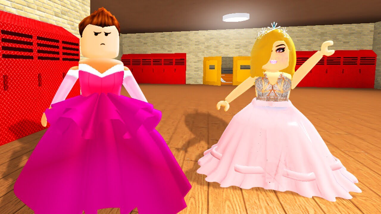 My Girlfriend Dresses Me Up Roblox Youtube