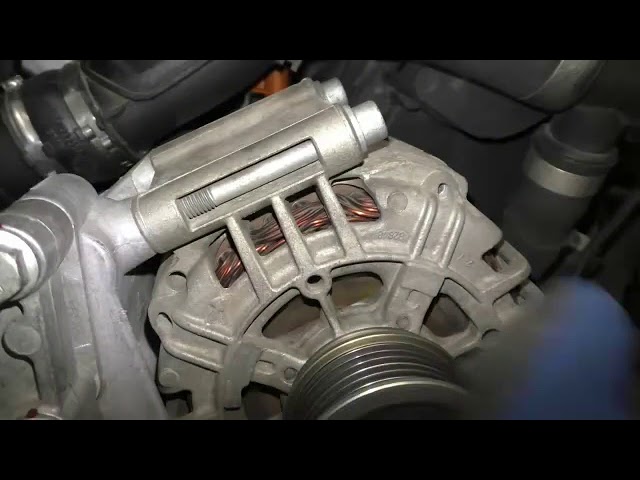 проверка обгонной муфты со снятым ремнем генератора, муфта рабочая, но уже шумит