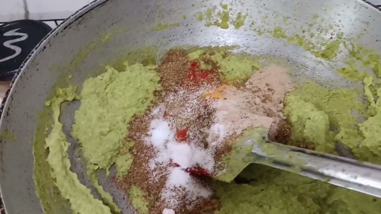 Desi Delight: Matar Masala ke Saath Kachori, Puri & Paratha 💚Pure Desi Swaad – Matar Masala Special