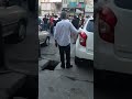 اینجا شهرک ولی عصر منطقه ۱۸ است دو پلیس میخواستند خانمی را بخاطر بدحجابی باخود ببرند