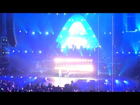 周杰倫超時代演唱會2010香港站尾埸 周杰倫與張惠妹合唱＜屋頂＞