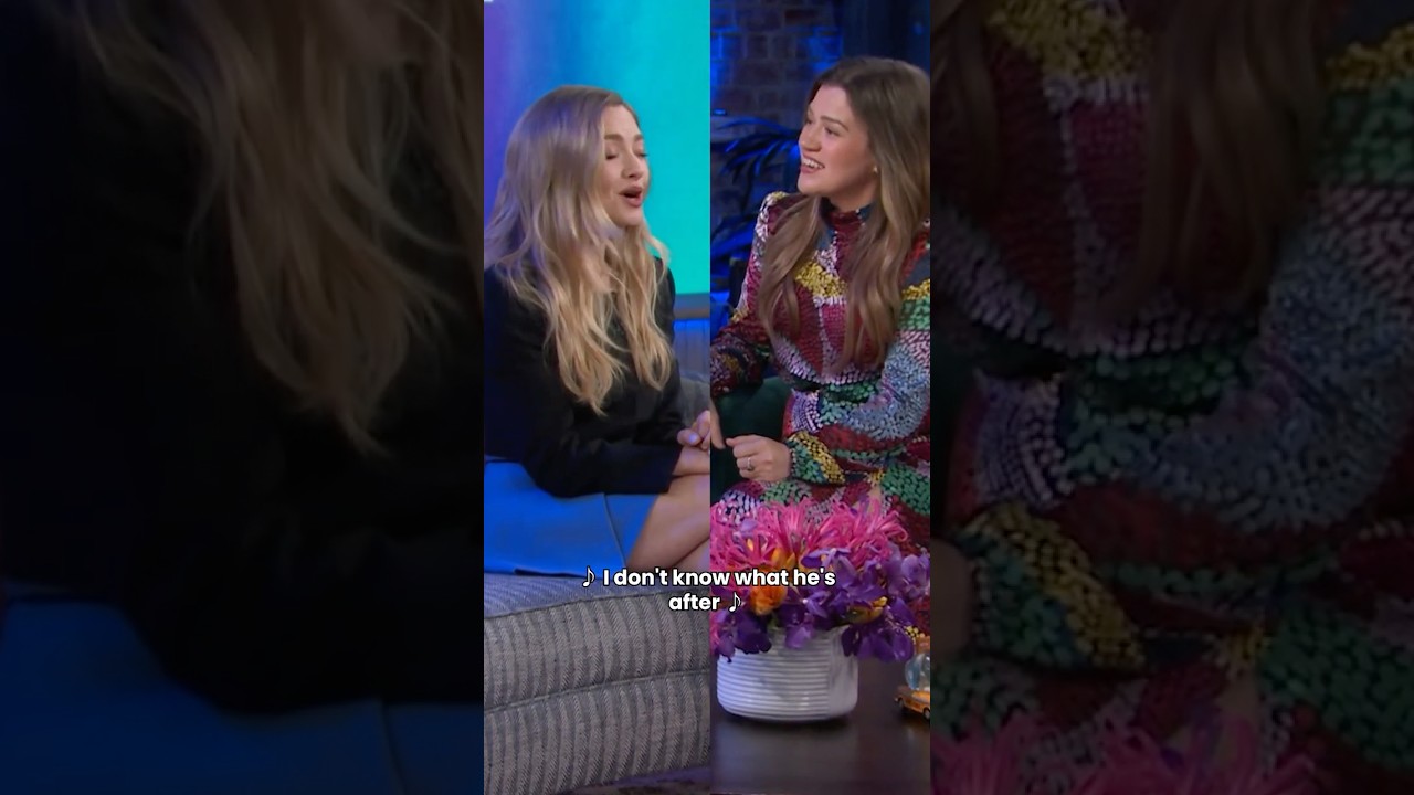 Amanda Seyfried & Kelly Clarkson perform “Beautiful Disaster" 😍