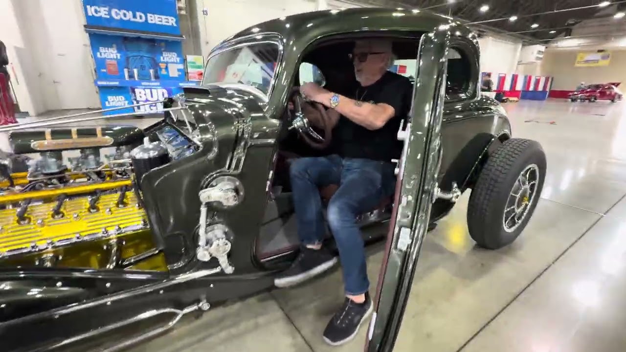 Grand National Roadster Show Set up Day Wednesday clips ;-) - YouTube