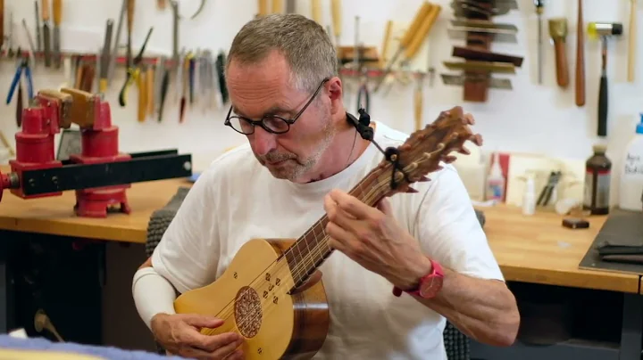 John Griffiths   -Vihuela