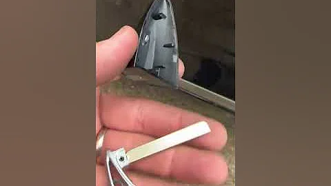 How To Unlock Hyundai Genesis Door with a Dead Key Fob #hyundai #hyundaikeyfob #hyundaigenesis