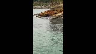 Queda atrapado en una roca de la playa del Camello de Santander tras subir la marea