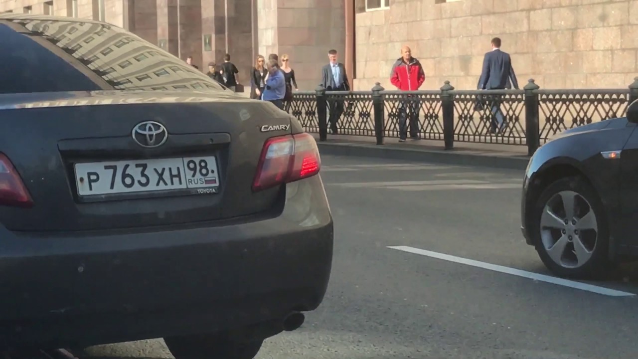 Неудачный разворот – ДТП напротив большого дома проспекте. Неудачный разворот – ДТП напротив большого дома проспекте.