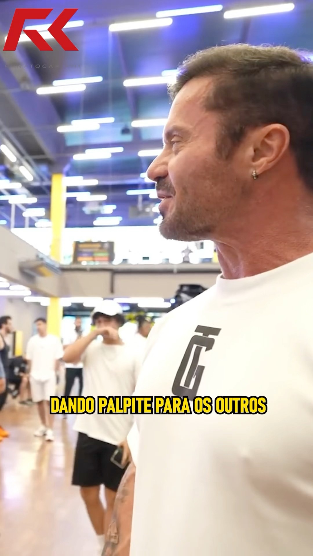 É O SUJO FALANDO DO MAL LAVADO ? #renatocariani #juliobalestrin #toguro #careca #zueira #resenha
