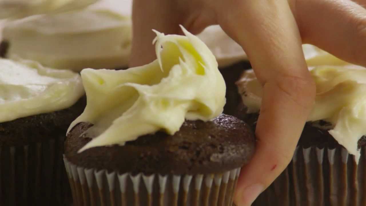 How to Make Cream Cheese Frosting YouTube