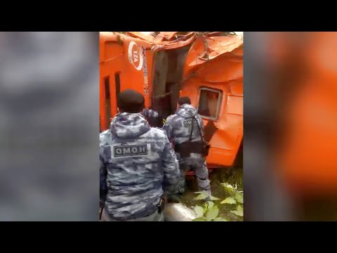 ОМОНовцы оказали помощь водителю пострадавшему в ДТП оперативная съёмка POLICE SPECIAL FORCES