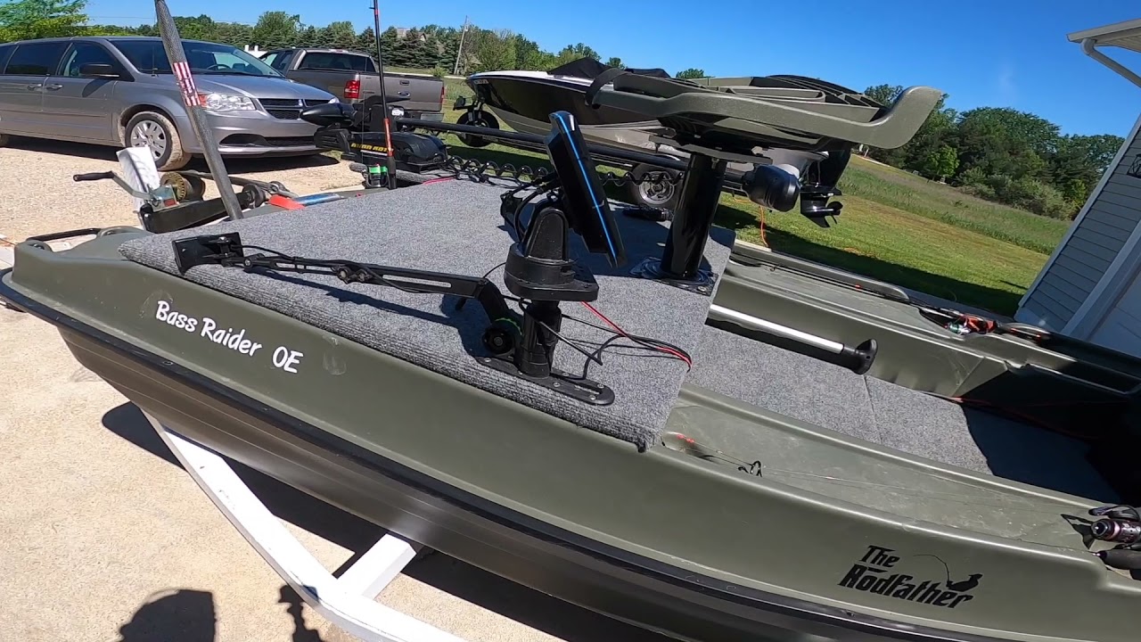 Bass Raider 10e with Bow Mount Trolling Motor 